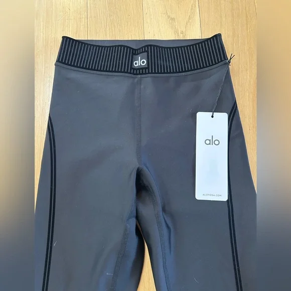 NWT Alo Yoga airlift line up leggings - Picture 7 of 8